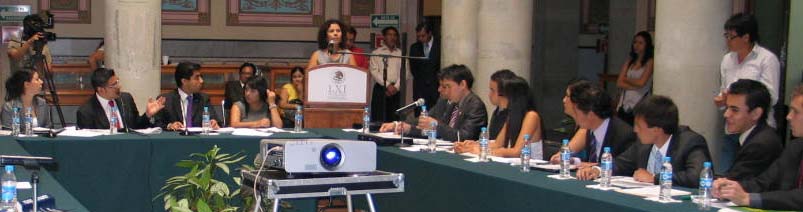 Debaten jóvenes que fueron diputados durante algunas horas