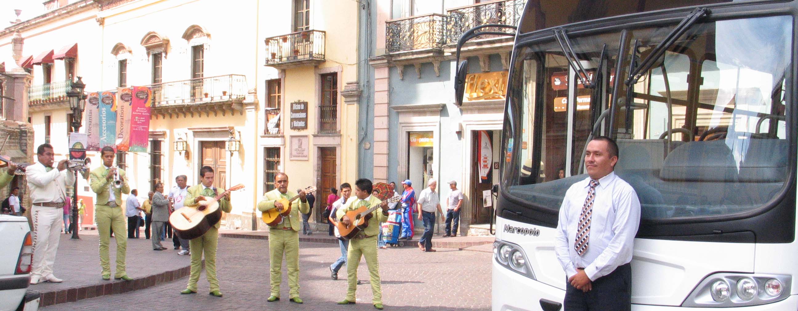 Llegan dos nuevos camiones para servicio público en la capital