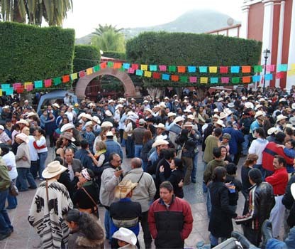 29 Festival de Huapango Arribeño y de la Cultura de la Sierra Gorda. Del 29 de diciembre al 1 de enero