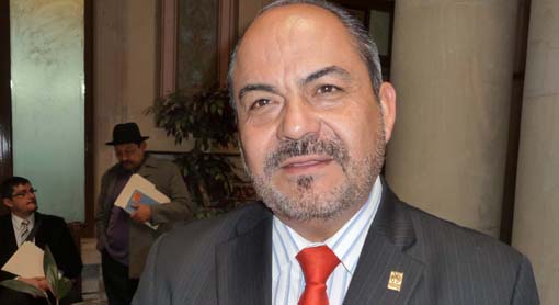 Para edificio del CDM del PRI en León, Gutiérrez Chico pasó la charola a los senadores de visita en Guanajuato