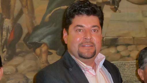 Leonardo Solórzano reclama imposición de candidato y se propone registrarse