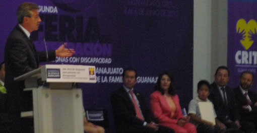 Es importante integrar a las personas con discapacidad en la sociedad: López Santillana