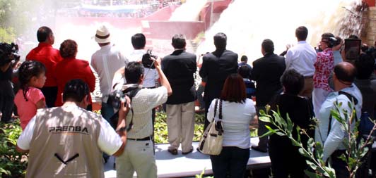 Apertura de la Presa a cargo del Secretario de Gobierno
