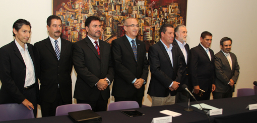 Presenta Miguel Márquez  a los integrantes del Comité de Transición