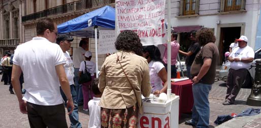 Más de 4 mil firmas y una centena de tarjetas aporta Guanajuato a MORENA