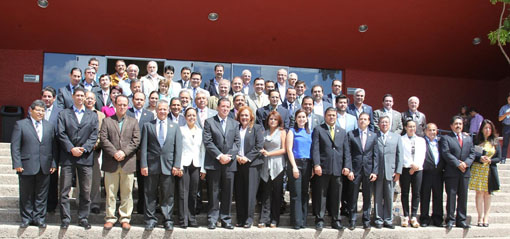 Sostiene gobernador reunión con diputados de la LXII Legislatura