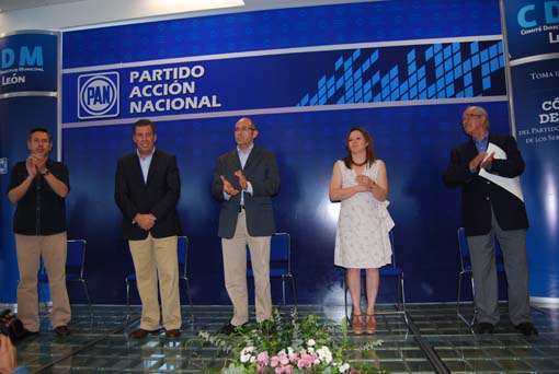 Firman pacto de ética funcionarios electos del PAN