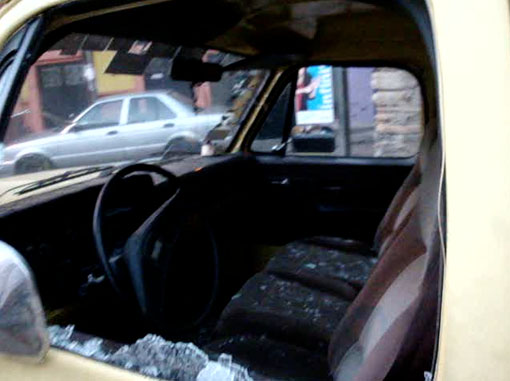 Dañan vehículos cerca de las instalaciones de la Policía Preventiva