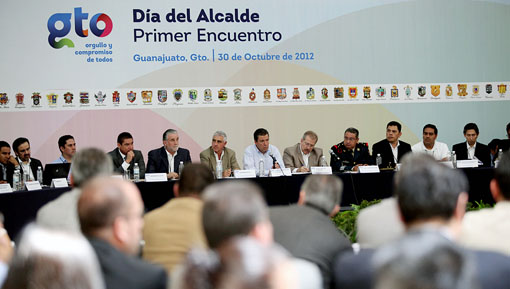 Ofrece Márquez diálogo a los 46 alcaldes
