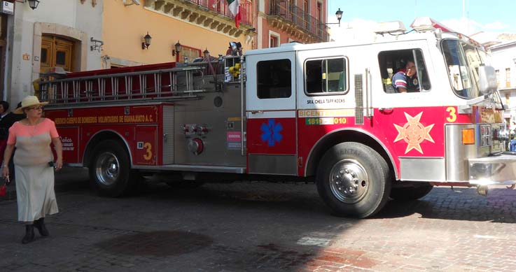 Piden bomberos legislar para obligar a las autoridades a dar apoyo