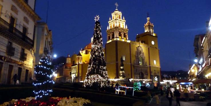 Cuestan adornos navideños al municipio 150 mil pesos