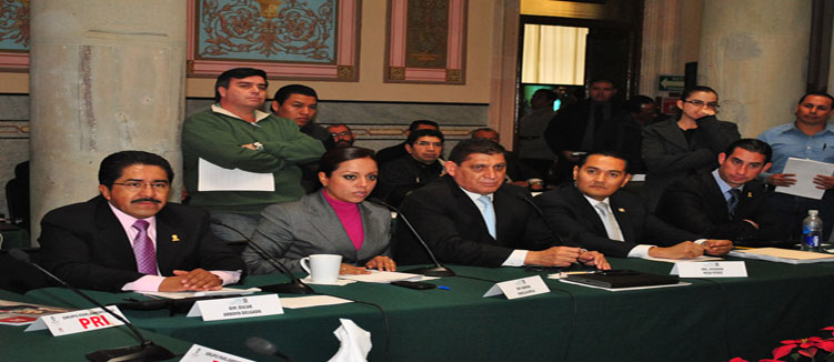 Sistema Único de Becas beneficiará a más de 300 mil jóvenes