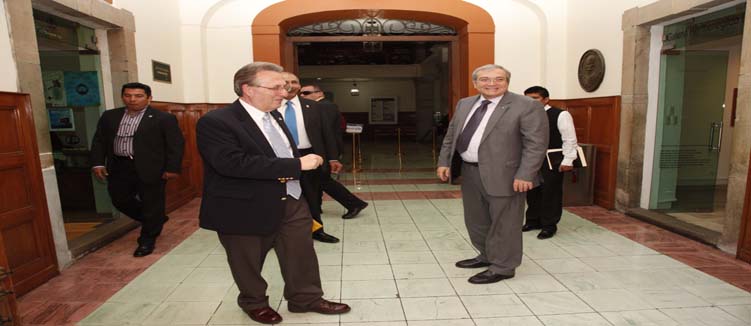 Visita embajador de EE.UU. la Universidad de Guanajuato