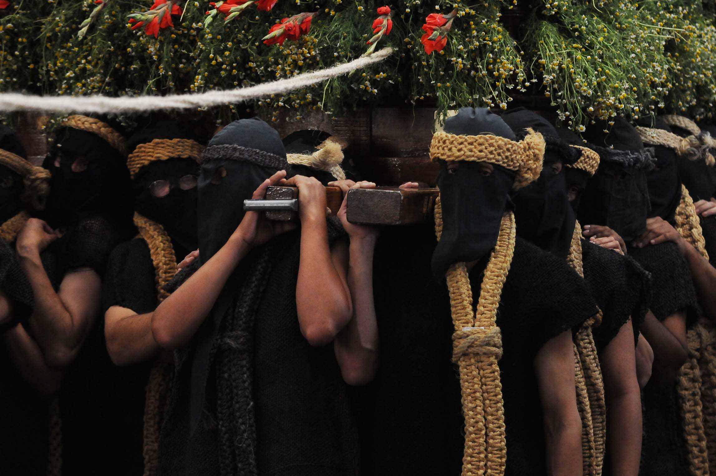 Participaron casi 600 personas en el Viacrucis de Mineral de Cata