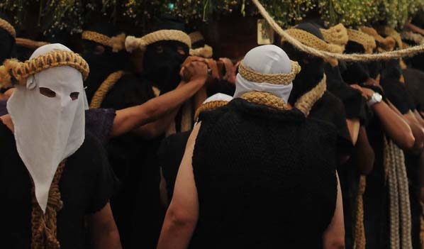 Una tradición rediviva la de los cargadores del Templo de la Compañía