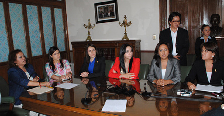 Legisladoras presentan iniciativa de reforma relacionada a paridad