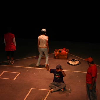 “Mundo al revés” divierte en el Teatro Cervantes
