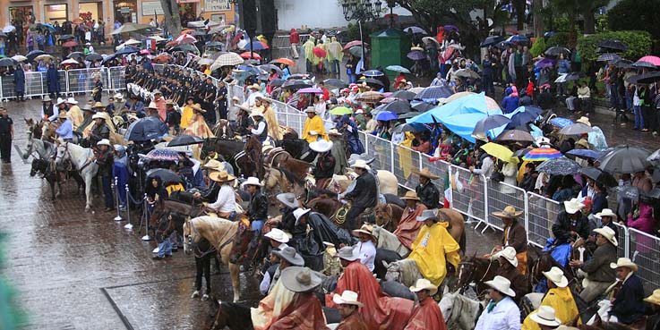 Encabeza gobernador Cabalgata de la Independencia