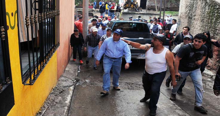 Recorre gobernador comunidades afectadas por las lluvias