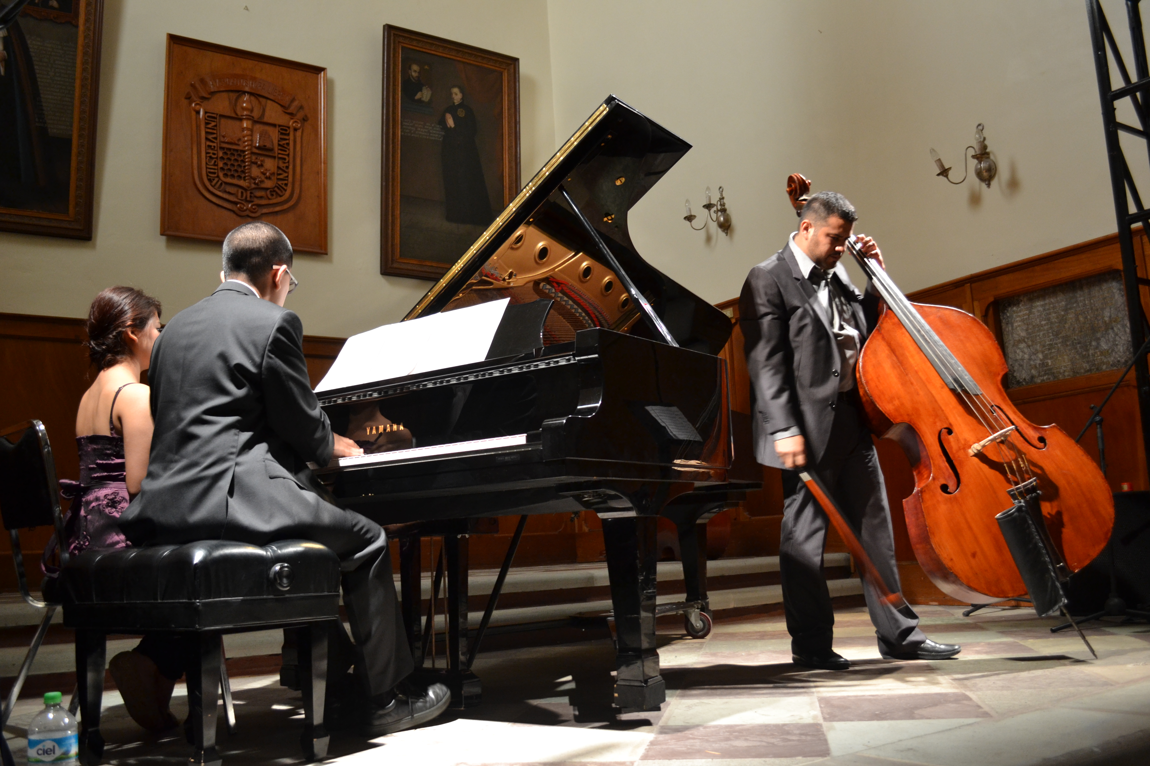 Recital de piano y contrabajo de loa guanajuatenses Argumedo y Cerda