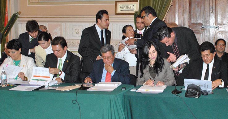 Revientan PRI y PVEM sesión de Comisión de Análisis de Iniciativas de Leyes de Ingresos
