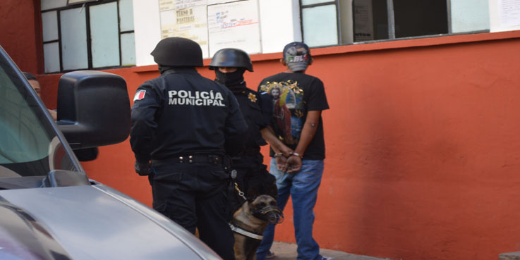 Policía Municipal logra detención de joven con droga