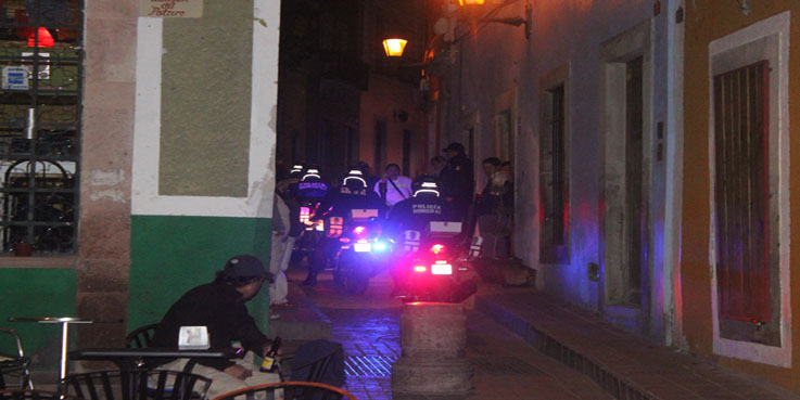 Golpean y roban en Centro Histórico