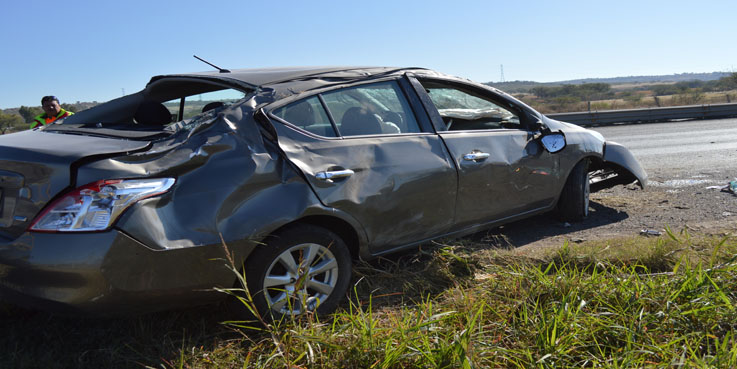 Volcadura deja lesionados en carretera