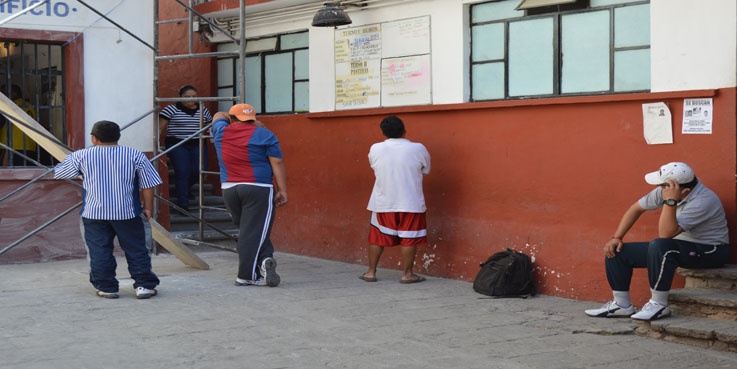 Ex policías detenidos por antiguos compañeros