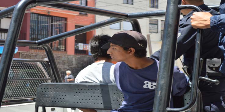 Detienen a presunto ladrón de casas y vehículos