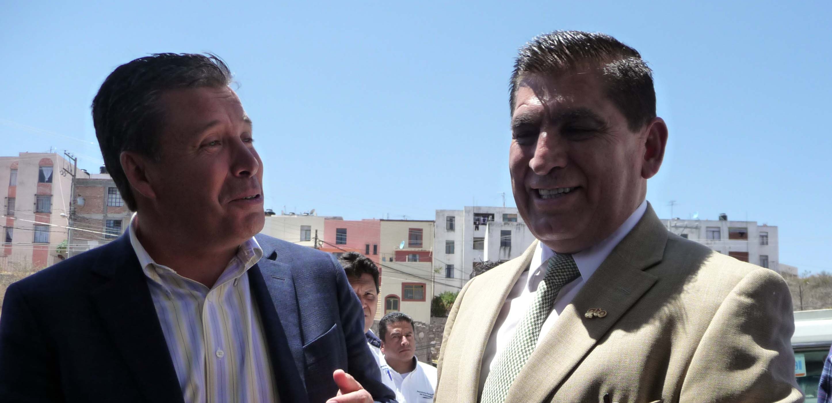 Maestros bilingües y que manejen nuevas tecnologías para Guanajuato