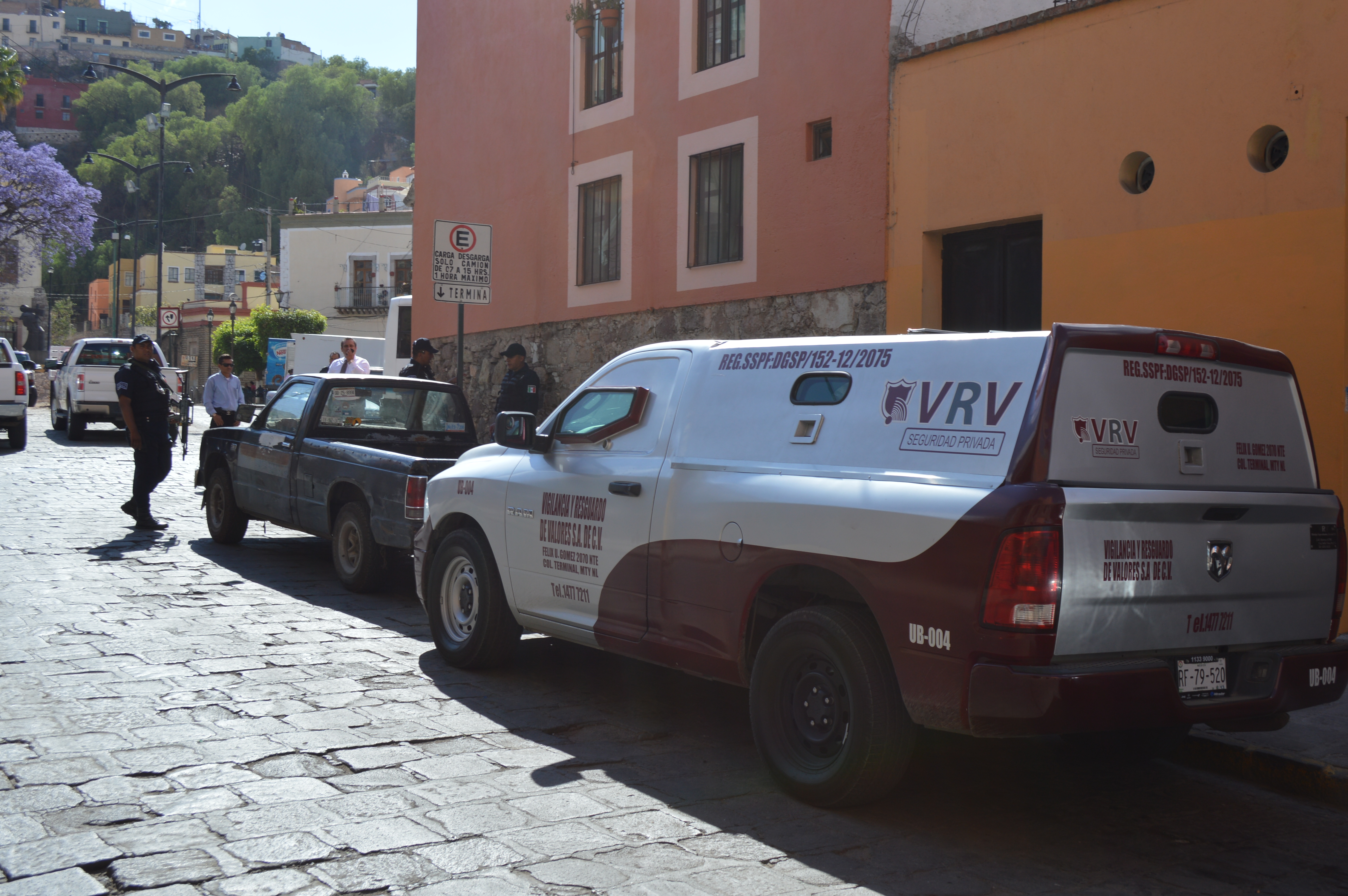 Frustran asalto a camioneta de valores