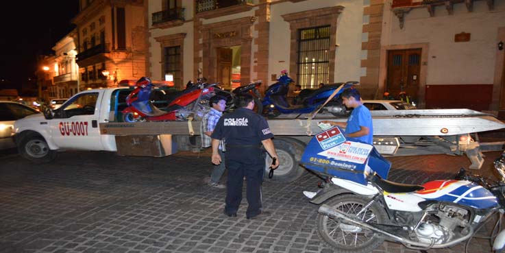Investigan banda dedicada al robo de motocicletas