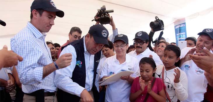 Entregan apoyos a empresarios salmantinos