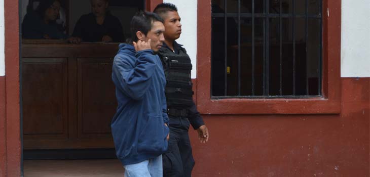 Detiene policía a escandaloso y amenazador hombre