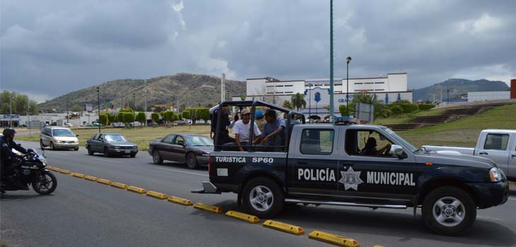 Detienen a dos en glorieta Santa Fe