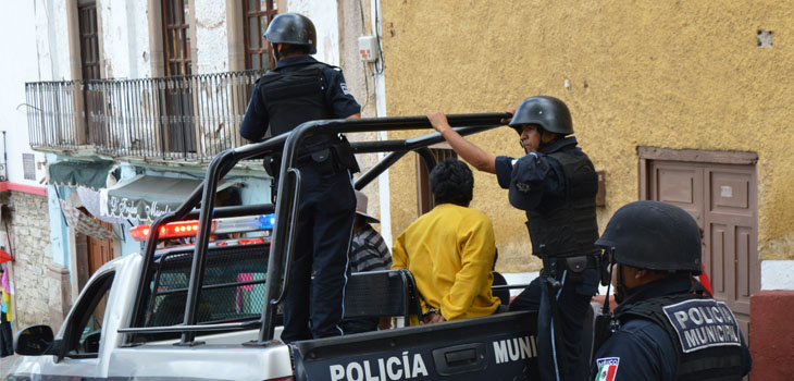 Captura policía a vendedor de droga