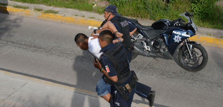 Detiene a pillos Policía Municipal