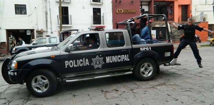 Riñen en Yerbabuena