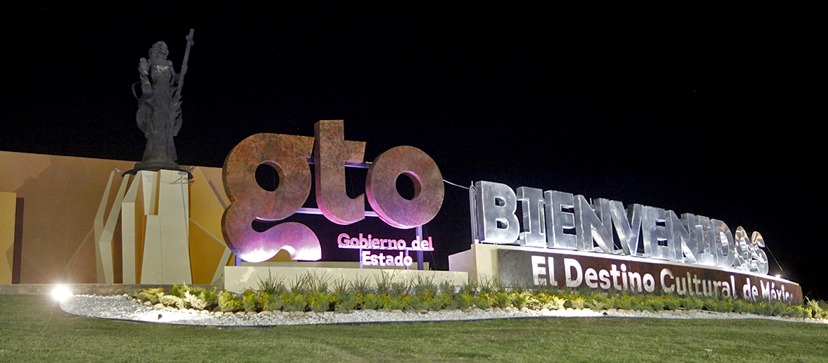 Inaugura gobernador remodelación de la glorieta Santa Fe en Guanajuato capital