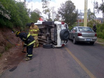 Vuelca camioneta en Panorámica
