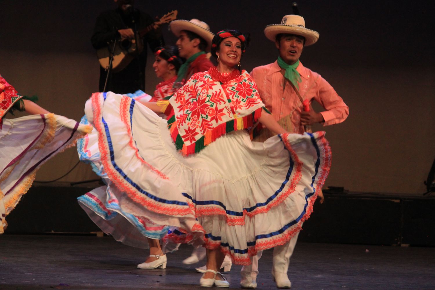 Realizará IEC  Segunda Muestra Estatal de Danza Folklórica