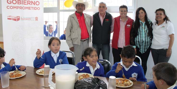Encabeza alcalde gira en la Sierra de Santa Rosa para inaugurar y arrancar obras