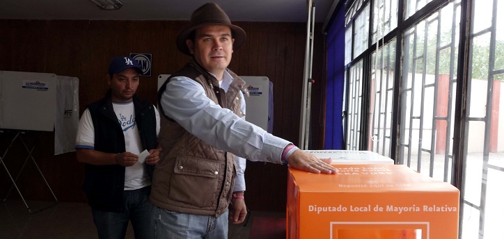 Gana Navarro en la capital para ser  candidato a una diputación local
