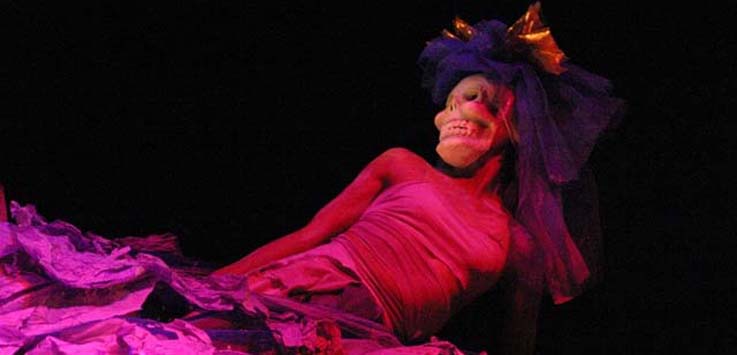 “Apariciones” promete llevar al mundo de los muertos en el Teatro Cervantes
