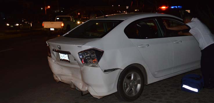 Mujer lesionada en choque en Euquerio Guerrero