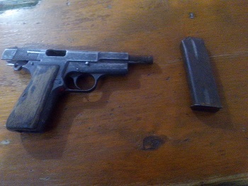 Lo detienen con una pistola