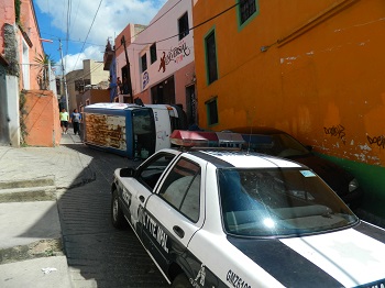 Se vuelca camioneta en la Gualdra