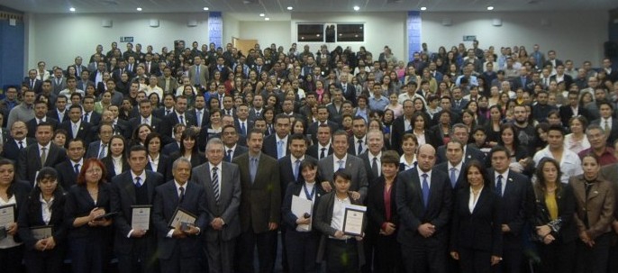 Gobernador del Estado entregó estímulos a personal de la Procuraduría General de Justicia del Estado