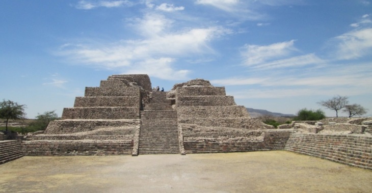 Descubre Cañada de la Virgen en estas vacaciones, asentamiento prehispánico, enclavado en la frontera septentrional de Mesoamérica.